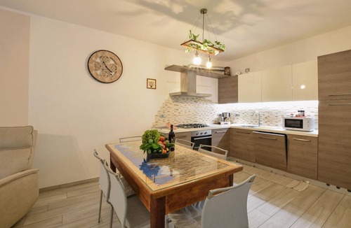 Dubino Apartment | Gorgeous apartment in Dubino with WiFi