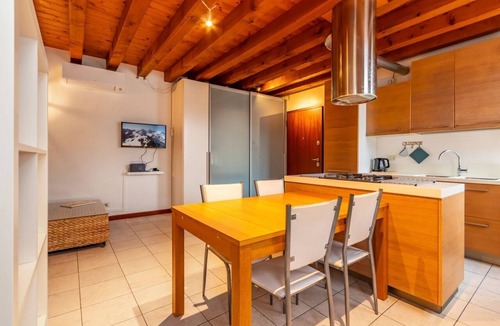 Mestre Apartment | GuestHost - Space and Comfort x5: Your Ideal Retreat in Mestre