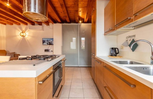 Mestre Apartment | GuestHost - Space and Comfort x5: Your Ideal Retreat in Mestre