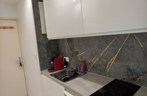 Bron Apartment | High standing studio