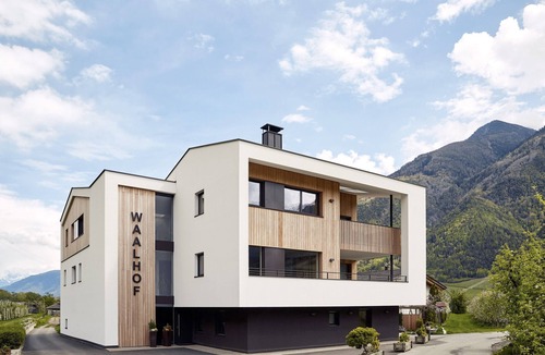Castelbello-Ciardes Apartment | Holiday Apartment "Waalhof Ferienwohnung Golden" with Mountain View, Shared Garden and Wi-Fi