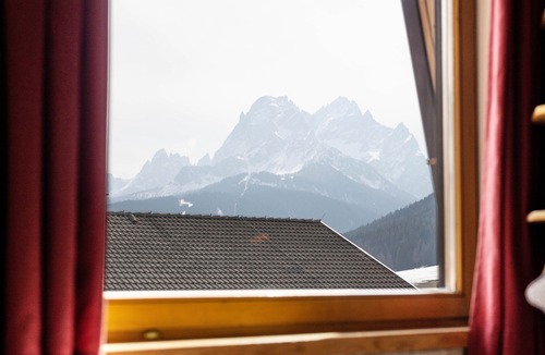 Sesto Apartment | Holiday Apartment "Manuel's App Watschinger - Enzian" with Mountain View, Balcony & Wi-Fi