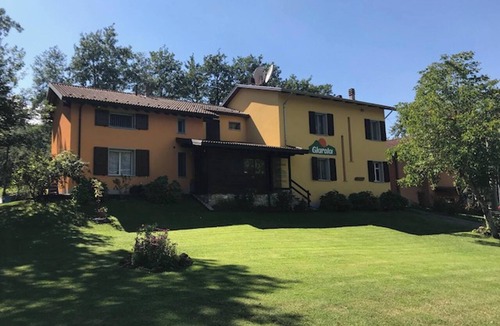 Ventasso Ski Chalet | Homerez - Chalet in Giarola