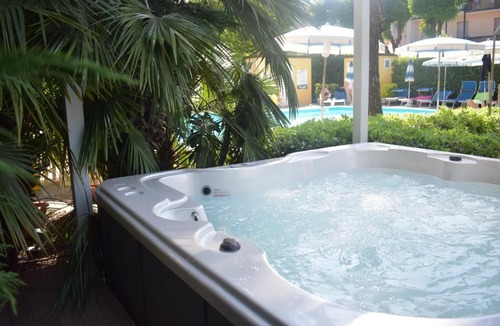 San Giuliano a Mare Hotel | Hotel Bahama