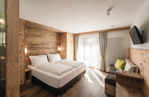 San Genesio Hotel | Hotel Pider