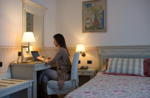 Moltrasio Hotel | Hotel Posta