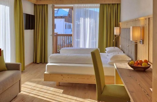 Villabassa Hotel | Hotel Rose