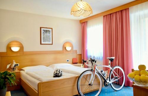 Sarnonico Hotel | Hotel Waldheim