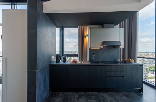 Mestre Apartment | Htm Tower - 1002 Executive by Halldis