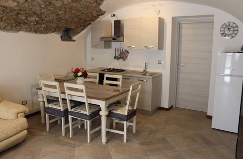 Costermano Apartment | ISABEL COURT tourist inn -apartment 1 for 4 people.