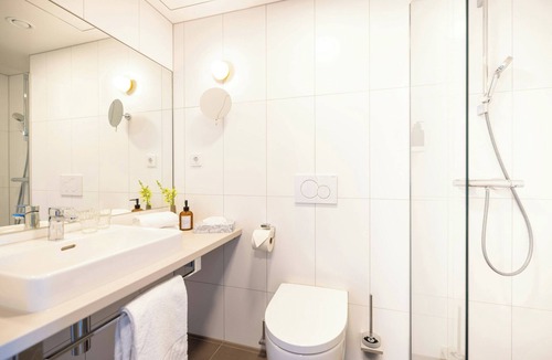 Paznaun Hotel | Leonardo Smart Hotel Vienna Airport