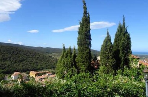 Castagneto Carducci Apartment | Lovely flat with garden and sea view