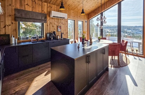 Vikberget House | Lovely home in Eggedal with WiFi
