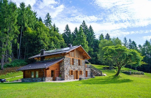 Ronchi Valsugana Ski Chalet | Luxury Chalet Larice with Mountain View and Panoramic Terrace