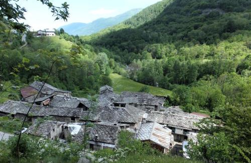 Bobbio Pellice Bed & Breakfast | Medieval Hamlet Malpertus