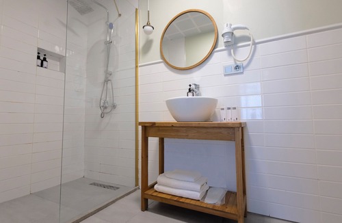 Arnavutkoy Hotel | Meshk Airport hotel