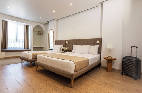 Arnavutkoy Hotel | Meshk Airport hotel