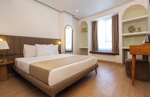 Arnavutkoy Hotel | Meshk Airport hotel