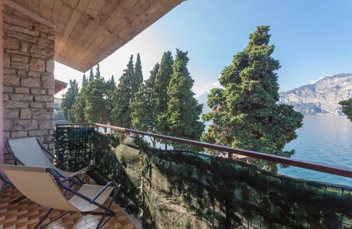 Malcesine Apartment | Modern Apartment "Gennaker" On Lakeside with Terrace and View