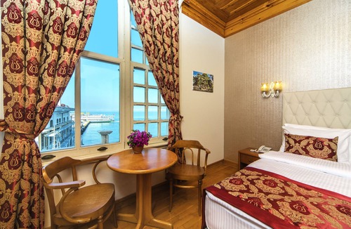 Adalar Hotel | Mom Hotel