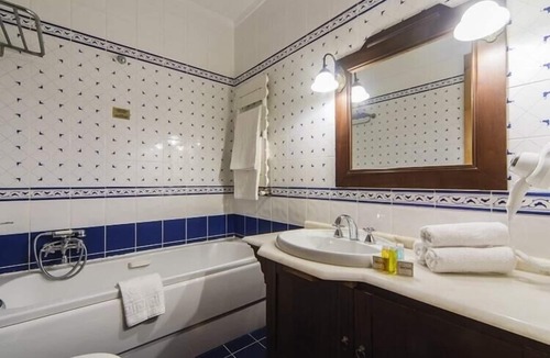 Adalar Hotel | Mom Hotel