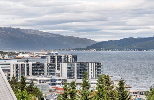 Tromso Apartment | Near Downtown - Perfect for Big Groups - Free Parking