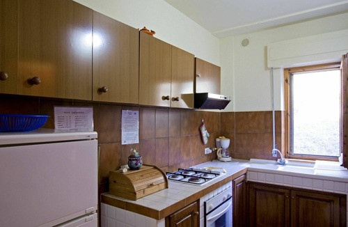 Paciano Apartment | Nice apartment for 7 people with WIFI, pool, TV, patio and pets allowed