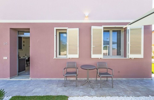 Cecina Apartment | Nice apartment for 6 people with WIFI, private pool, A/C, TV, terrace and pets allowed