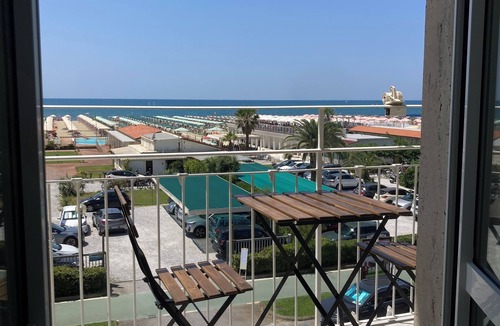 Tonfano Apartment | Nice apartment located in front of the beach with sea view