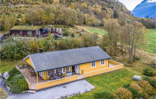 Hundeidvik House | Nice Home In Hundeidvik With House Sea View