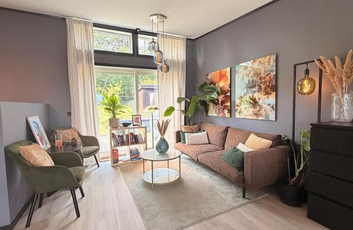 Sandnes Apartment | Panoramic View Central Townhouse - Free Parking and Terrace