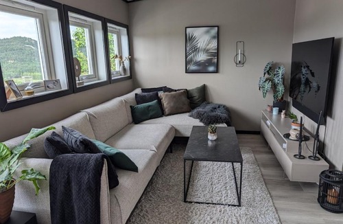 Sandnes Apartment | Panoramic View Central Townhouse - Free Parking and Terrace