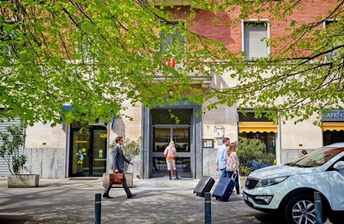 Parma City Centre Apartment | PARMA EXPRESS Traveller's Lodging front Station FS PARKING & Bicycle Storage