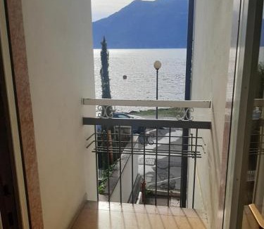Magugnago Hotel | Piccolo Hotel Direkt am See