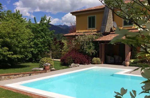 Gallicano Cottage | POETRY - cottage with garden, shared pool, private patio