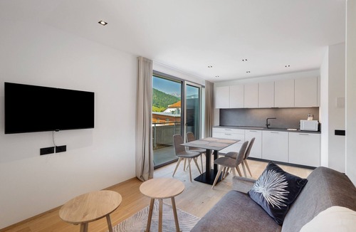 Villabassa Apartment | Premium Apartment Hofer Heidi – Fast Internet, Free Parking