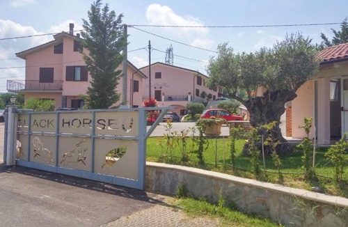 Roccavignale Hotel | Relais Black Horse