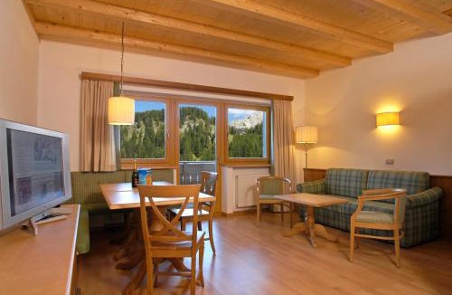 Selva di Val Gardena Apartment | Residence Villa Funtanes