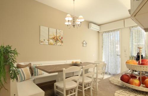San Mauro a Mare Apartment | Romantic beach house with jacuzzi