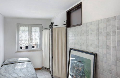 Giusvalla House | Room 'Autunno' with Mountain View, Shared Terrace and Wi-Fi