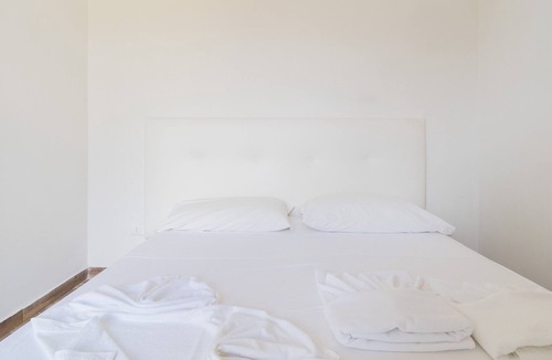 Tuglie House | Room 'Core Resort - Basic 4' with Shared Pool, Wi-Fi and Air Conditioning