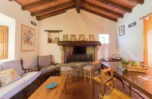 San Marcello Pistoiese Ski Chalet | Secluded Chalet with Pool