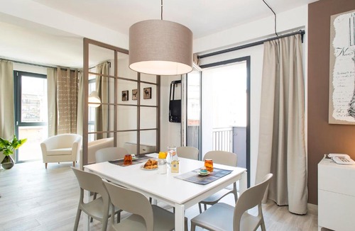 Universita Apartment | SkyTower