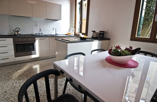Dorsoduro Apartment | Spacious and sunny overlook on Zattere with view on Redentore Church