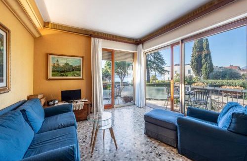 Barbarano Apartment | Spiaggia d'oro Apartment Lake View