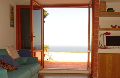 Cala Piccola Apartment | Studio flat overlooking the sea