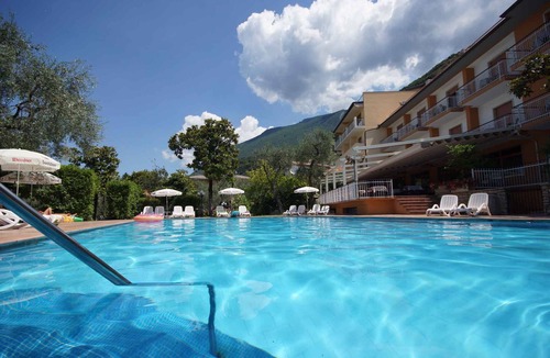 Malcesine Apartment | Studio with air conditioning and pool