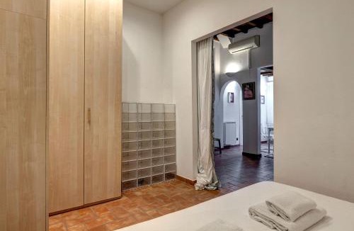 San Lorenzo Apartment | Stufa Apartment by Mamo Florence