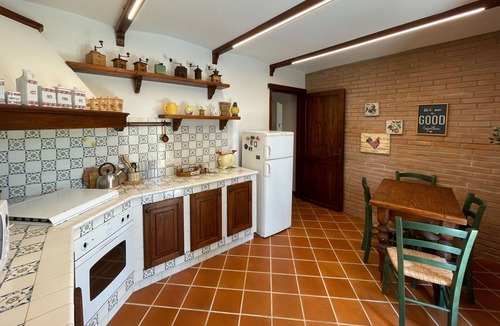 Castel Rocchero House | Stunning private villa for 6 people with WIFI, TV and patio