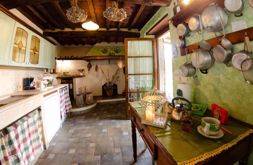Massa e Cozzile Villa | Stunning villa for 5 people with private pool, WIFI, TV, veranda and pets allowed